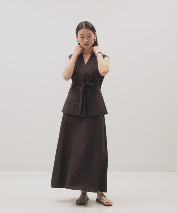 隈元 楓さんの「BEAMS WOMEN｜リネン ラップ ジレ ブラウス .M」を使ったコーディネート