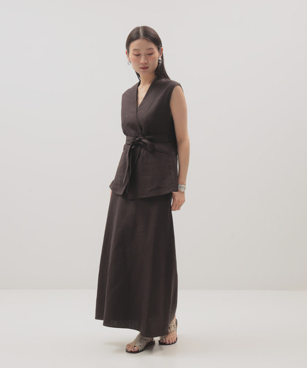 隈元 楓さんの「BEAMS WOMEN｜リネン ラップ ジレ ブラウス .M」を使ったコーディネート