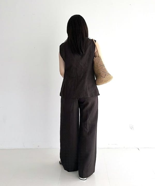 大川 美咲さんの「BEAMS WOMEN｜リネン ラップ ジレ ブラウス .M」を使ったコーディネート