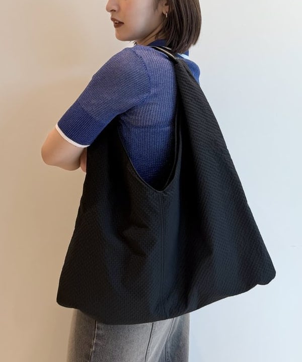 松本 佳菜子さんの「BEAMS WOMEN｜【別注】FRED PERRY / リブ ニット ポロシャツ」を使ったコーディネート