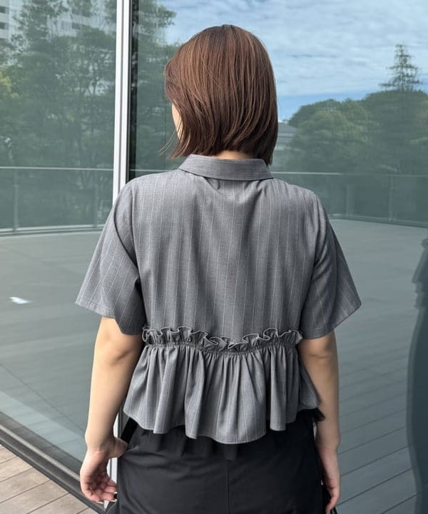 松本 佳菜子さんの「BEAMS WOMEN｜ジップ ヘムカーブ パンツ」を使ったコーディネート