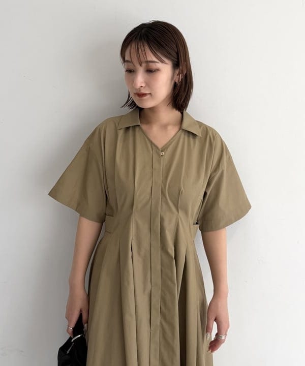 松本 佳菜子さんの「BEAMS WOMEN｜サテン ホーボ ーバッグ」を使ったコーディネート