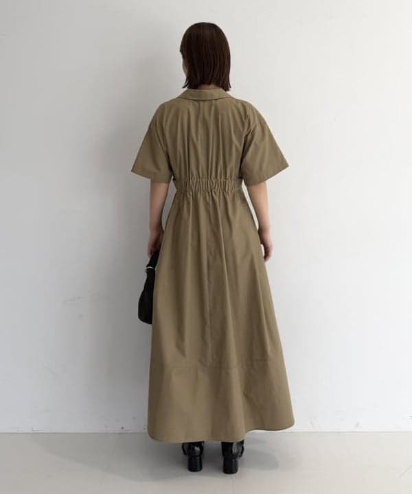 松本 佳菜子さんの「BEAMS WOMEN｜サテン ホーボ ーバッグ」を使ったコーディネート