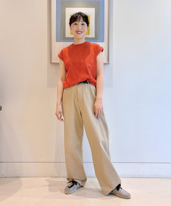 おのすさんの「BEAMS WOMEN｜【別注】HEAR MY NAME &times; maturely / ニュアンス チノ」を使ったコーディネート