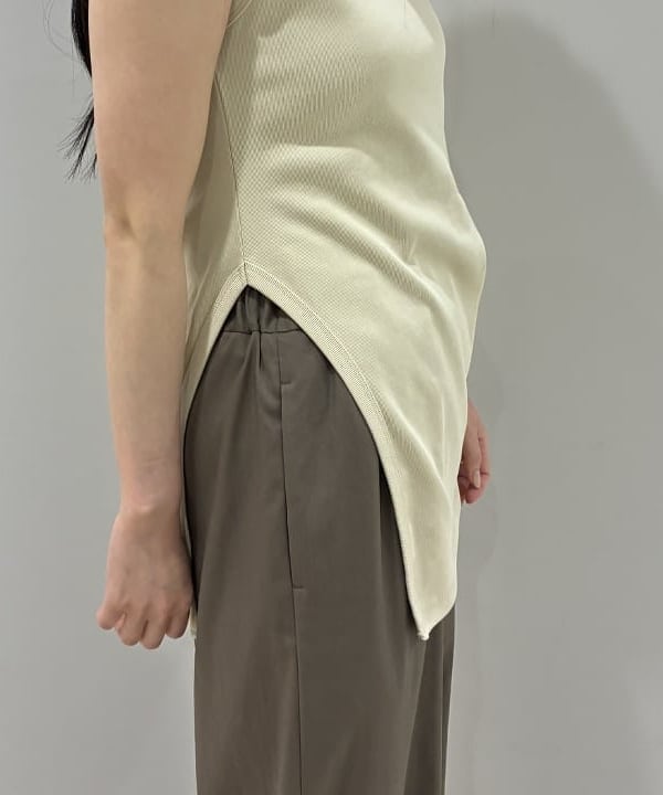 OSUMIさんの「BEAMS WOMEN｜スリット ノースリーブ チュニック」を使ったコーディネート