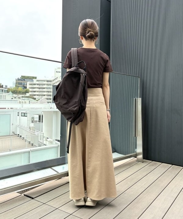 蒲原 捺美さんの「BEAMS WOMEN｜ブークレ クルーネック Tシャツ」を使ったコーディネート