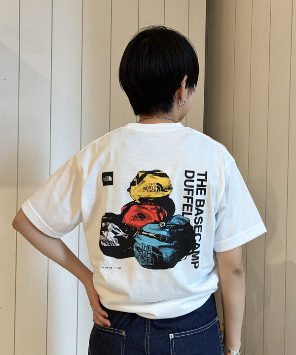 ミナミマリコさんの「BEAMS WOMEN｜THE NORTH FACE / ショートスリーブ ベース キャンプ ダッフル グラフィック Tシャツ」を使ったコーディネート