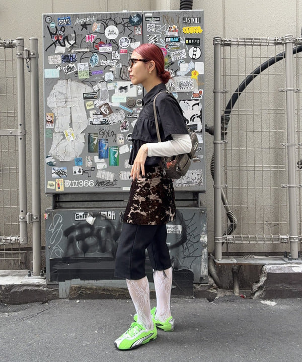れいなさんの「BEAMS WOMEN｜シアー ティアード ハーフスリーブ シャツ」を使ったコーディネート