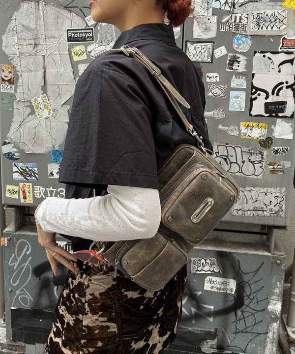 れいなさんの「BEAMS WOMEN｜シアー ティアード ハーフスリーブ シャツ」を使ったコーディネート