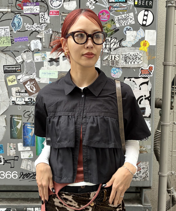 れいなさんの「BEAMS WOMEN｜シアー ティアード ハーフスリーブ シャツ」を使ったコーディネート