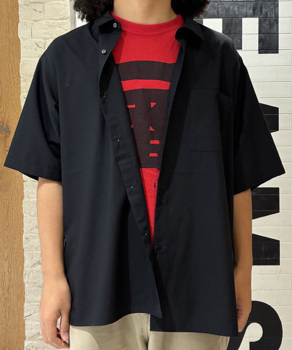 松本 悠平さんの「BEAMS WOMEN｜ソリッド TR ハーフスリーブ シャツ」を使ったコーディネート