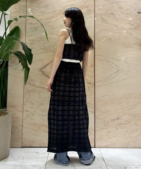 中丸　栞さんの「BEAMS WOMEN｜丸胴 テレコ タンクトップ」を使ったコーディネート