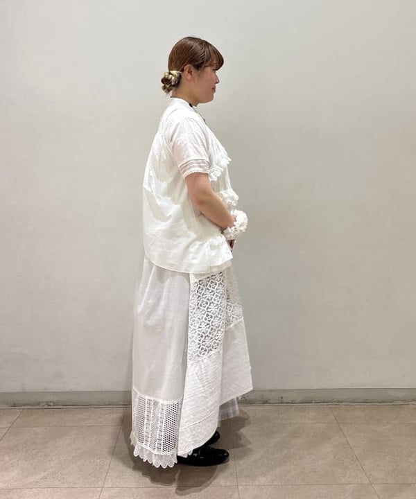 大石彩可さんの「BEAMS WOMEN｜【別注】TORI-TO / コラージュ ノースリーブ シャツ」を使ったコーディネート