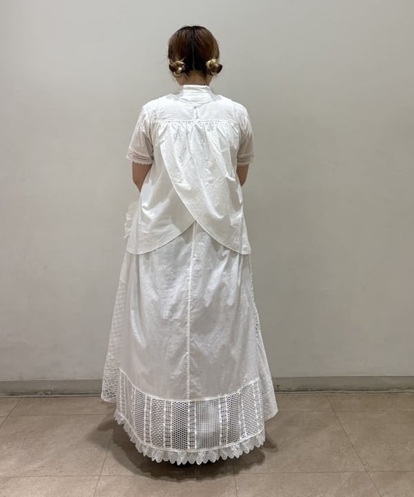 大石彩可さんの「BEAMS WOMEN｜【別注】TORI-TO / コラージュ ノースリーブ シャツ」を使ったコーディネート