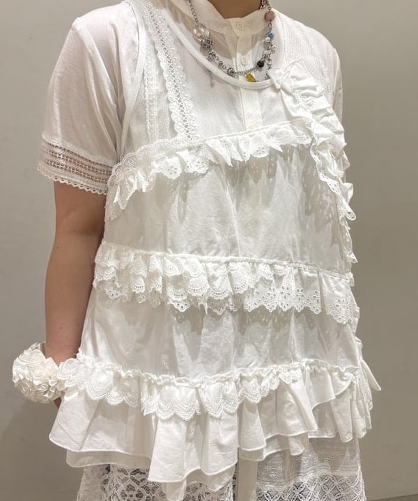 大石彩可さんの「BEAMS WOMEN｜【別注】TORI-TO / コラージュ ノースリーブ シャツ」を使ったコーディネート