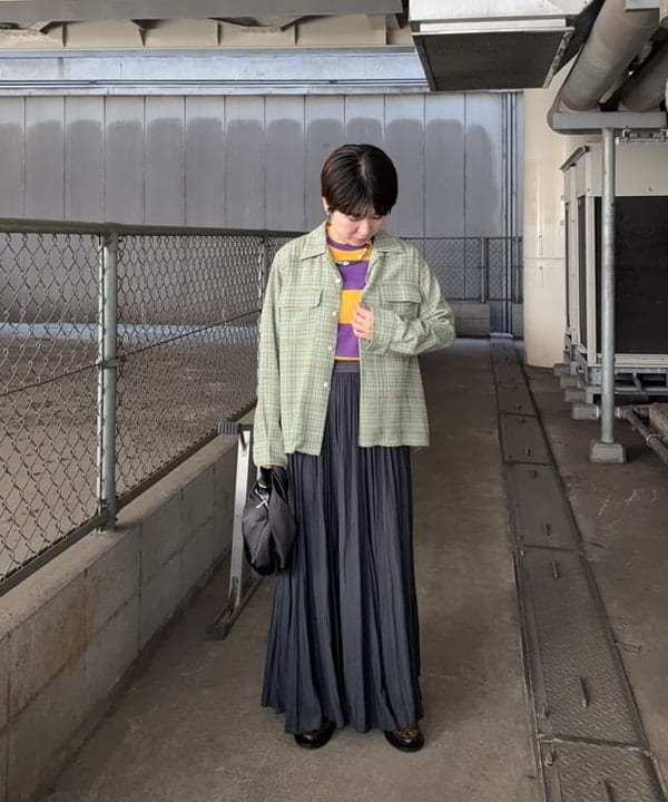 森川 夏衣さんの「BEAMS WOMEN｜サテン ホーボ ーバッグ」を使ったコーディネート