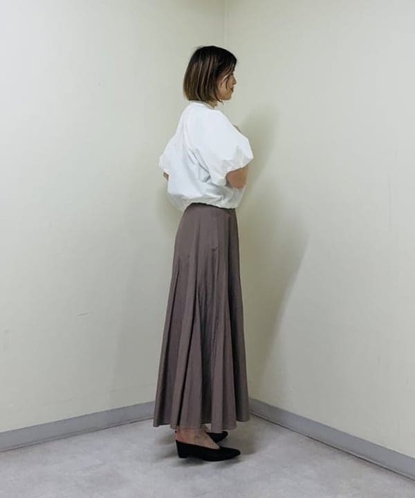 岩沢 珠代さんの「BEAMS WOMEN｜コットン アセテート フレアスカート」を使ったコーディネート