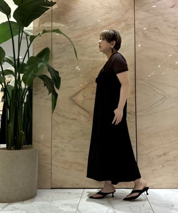 塚越 有紀さんの「BEAMS WOMEN｜A VACATION / KIT LEOPARD ショルダーバッグ」を使ったコーディネート