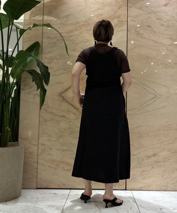塚越 有紀さんの「BEAMS WOMEN｜A VACATION / KIT LEOPARD ショルダーバッグ」を使ったコーディネート