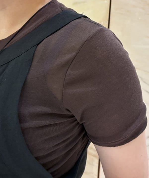 塚越 有紀さんの「BEAMS WOMEN｜A VACATION / KIT LEOPARD ショルダーバッグ」を使ったコーディネート