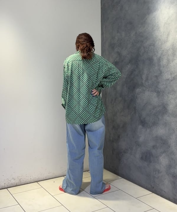 モモさんの「BEAMS WOMEN｜【別注】Gramicci / 5ポケット ワイド デニム」を使ったコーディネート