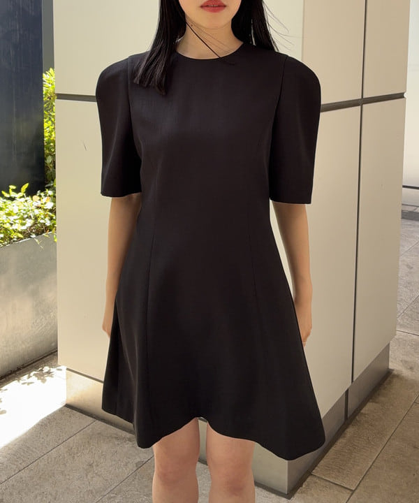 野村 美紅さんの「BEAMS WOMEN｜トング サンダル .M」を使ったコーディネート