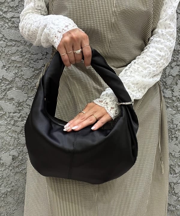 ササキさんの「BEAMS WOMEN｜カットアウト ノースリーブ ワンピース」を使ったコーディネート