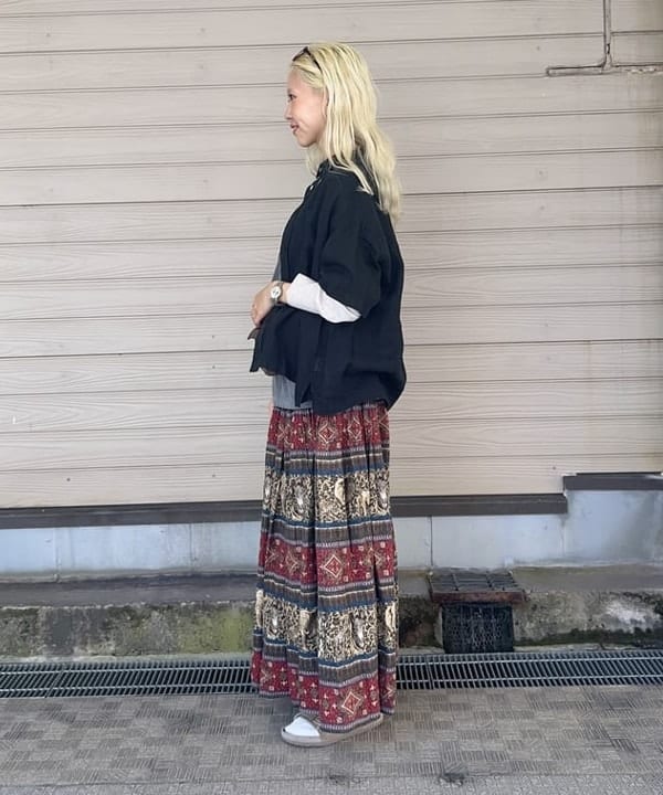 MATSUMOTO AMIさんの「BEAMS WOMEN｜リネン ソリッド ショートスリーブ ＜イージーケア＞」を使ったコーディネート