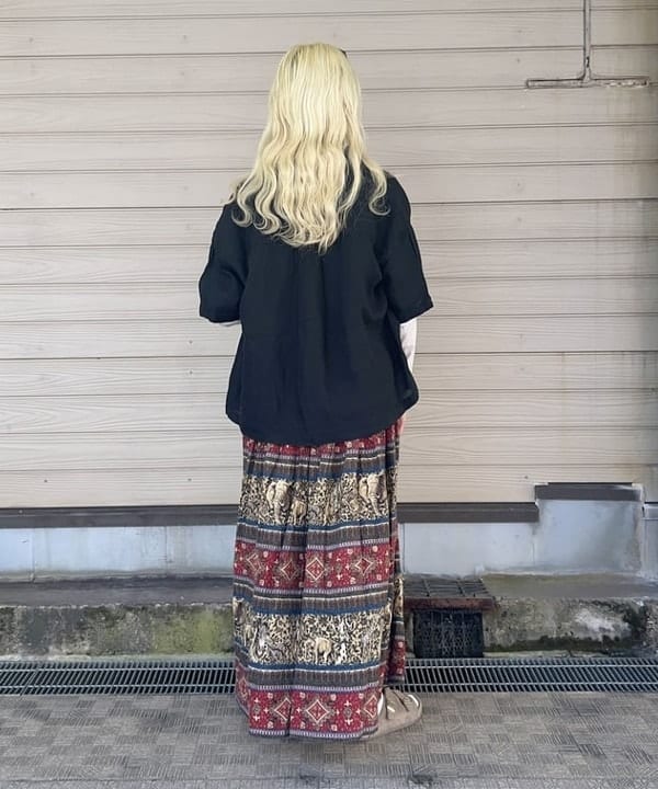 MATSUMOTO AMIさんの「BEAMS WOMEN｜リネン ソリッド ショートスリーブ ＜イージーケア＞」を使ったコーディネート
