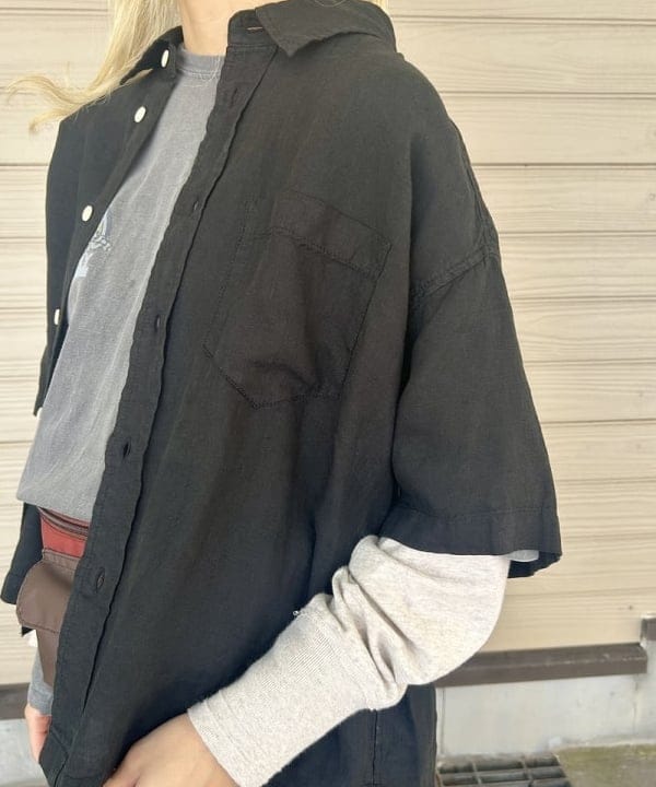 MATSUMOTO AMIさんの「BEAMS WOMEN｜リネン ソリッド ショートスリーブ ＜イージーケア＞」を使ったコーディネート