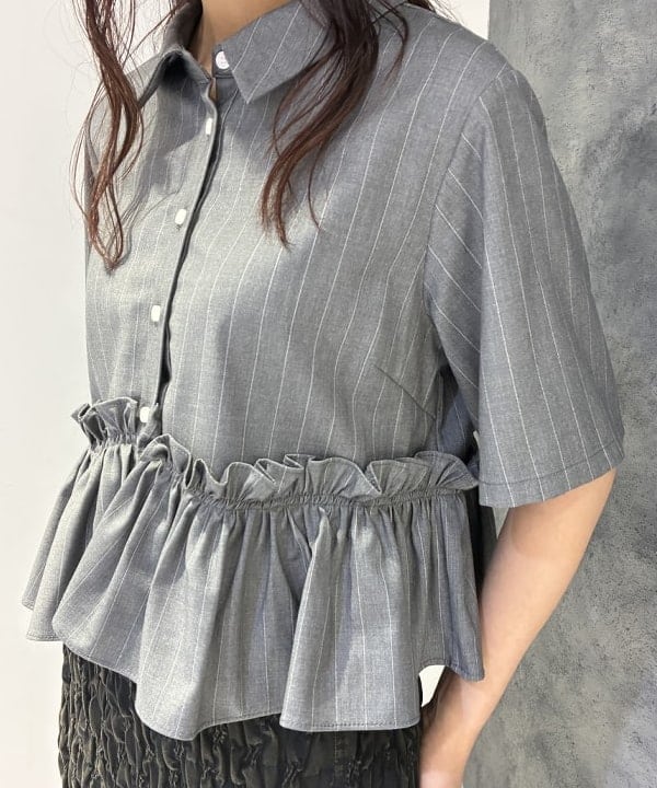 SAEさんの「BEAMS WOMEN｜裾フリル ショート シャツ」を使ったコーディネート