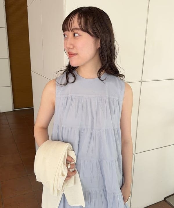 大浦 栞さんの「BEAMS WOMEN｜【別注】MARIHA / ミューズのワンピース ショート ソリッド」を使ったコーディネート