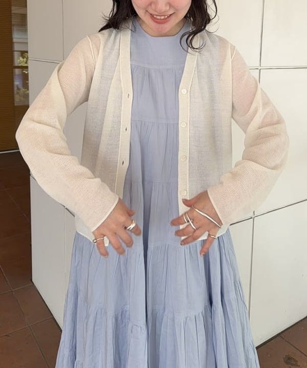 大浦 栞さんの「BEAMS WOMEN｜【別注】MARIHA / ミューズのワンピース ショート ソリッド」を使ったコーディネート