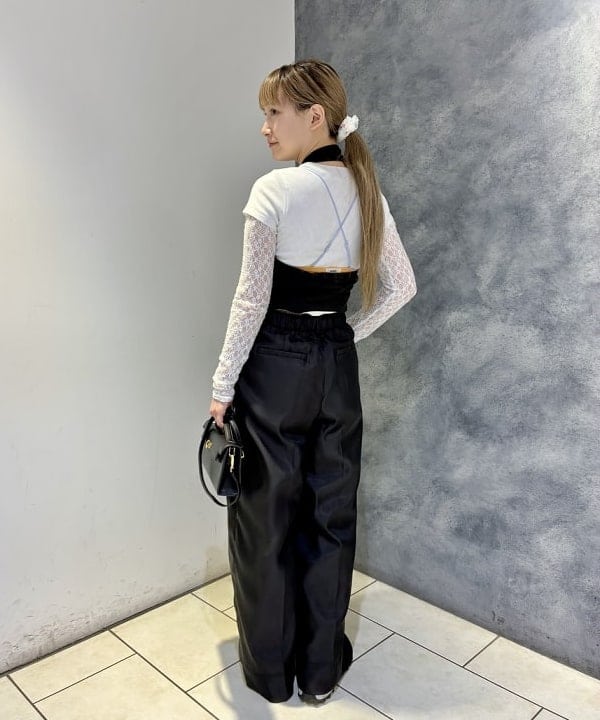 遠藤 かなたさんの「BEAMS WOMEN｜シアー レイヤード 1タック パンツ」を使ったコーディネート