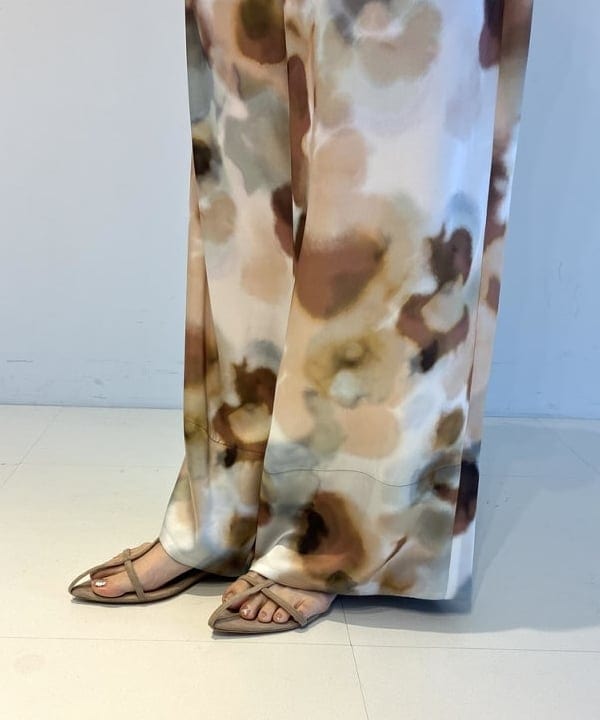 SAKAIさんの「BEAMS WOMEN｜スリット ノースリーブ チュニック」を使ったコーディネート