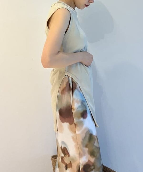 SAKAIさんの「BEAMS WOMEN｜スリット ノースリーブ チュニック」を使ったコーディネート