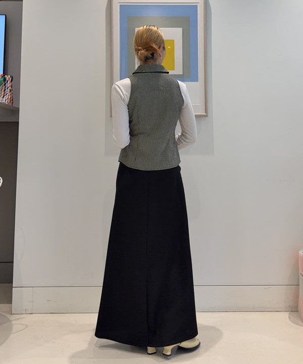 れいなさんの「BEAMS WOMEN｜サテン ドレープ スカート」を使ったコーディネート