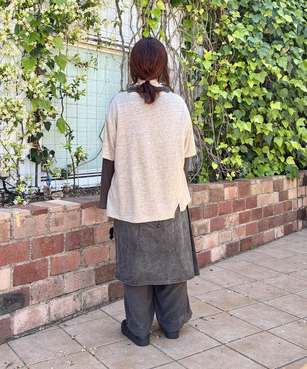 乙藤 侑里さんの「BEAMS WOMEN｜ベルギー リネン ショートスリーブ＜イージーケア＞」を使ったコーディネート