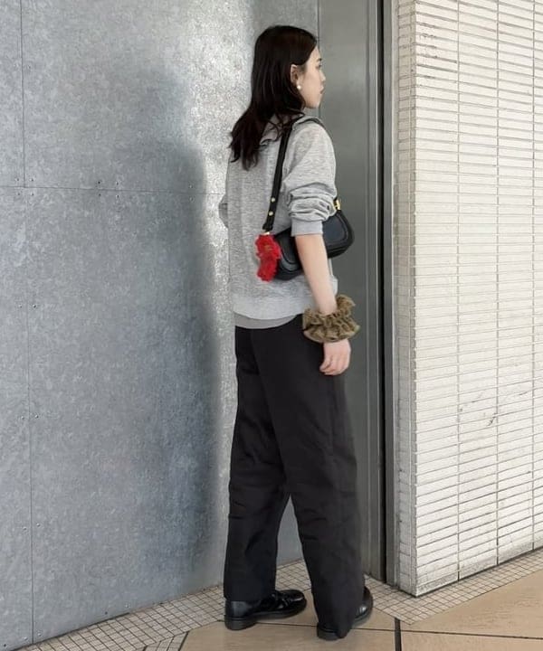 神坂 莉子さんの「BEAMS WOMEN｜シアー レイヤード 1タック パンツ」を使ったコーディネート