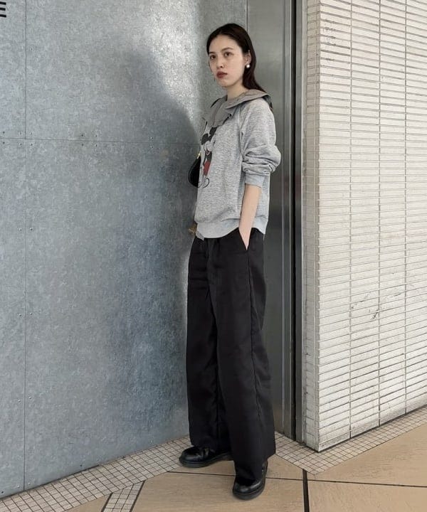 神坂 莉子さんの「BEAMS WOMEN｜シアー レイヤード 1タック パンツ」を使ったコーディネート