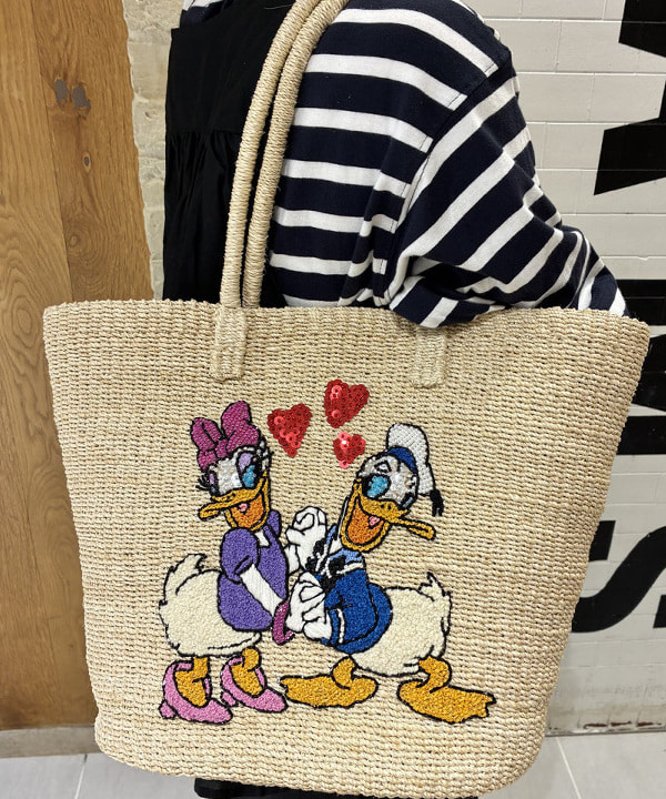 ando naoさんの「BEAMS WOMEN｜Disney アバカ トートバッグ」を使ったコーディネート