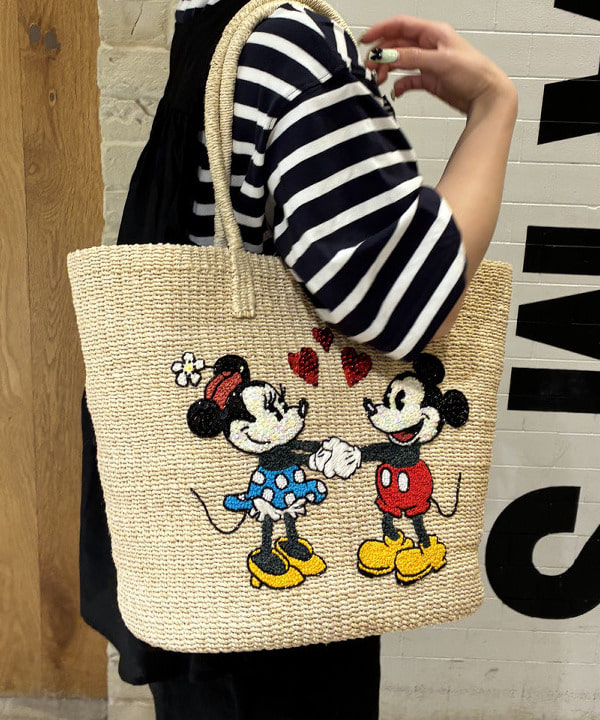 ando naoさんの「BEAMS WOMEN｜Disney アバカ トートバッグ」を使ったコーディネート