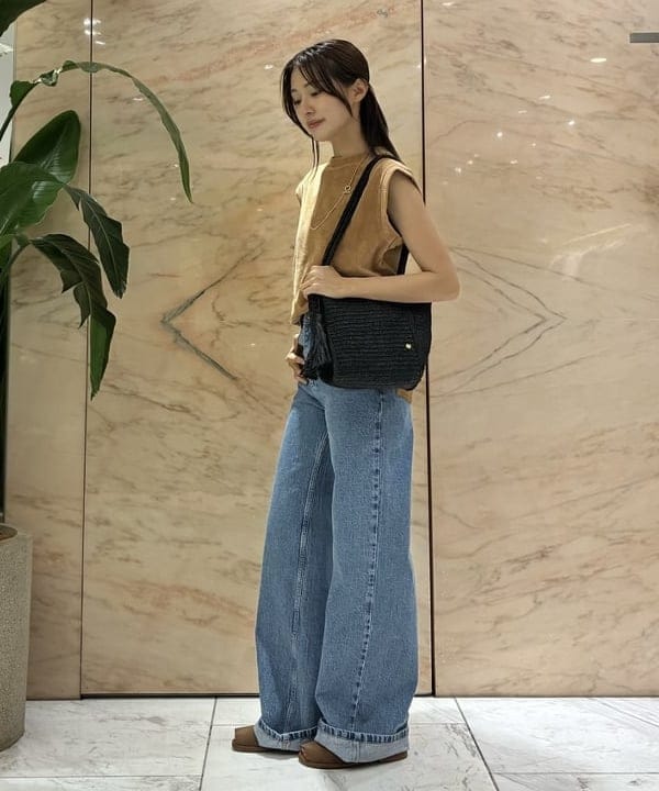茂野 真楓さんの「BEAMS WOMEN｜MAISON CORNICHON / スリーブレス Tシャツ」を使ったコーディネート