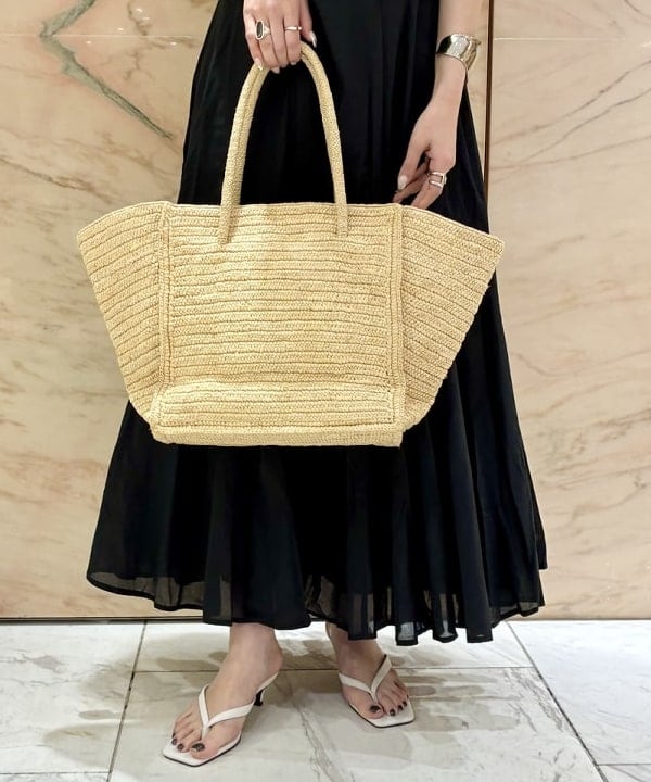 関 桂子さんの「BEAMS WOMEN｜【別注】MARIHA / せせらぎのワンピース ソリッド」を使ったコーディネート