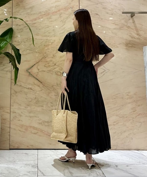 関 桂子さんの「BEAMS WOMEN｜【別注】MARIHA / せせらぎのワンピース ソリッド」を使ったコーディネート