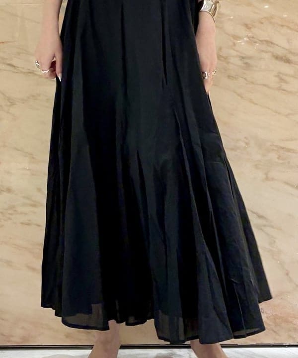 関 桂子さんの「BEAMS WOMEN｜【別注】MARIHA / せせらぎのワンピース ソリッド」を使ったコーディネート
