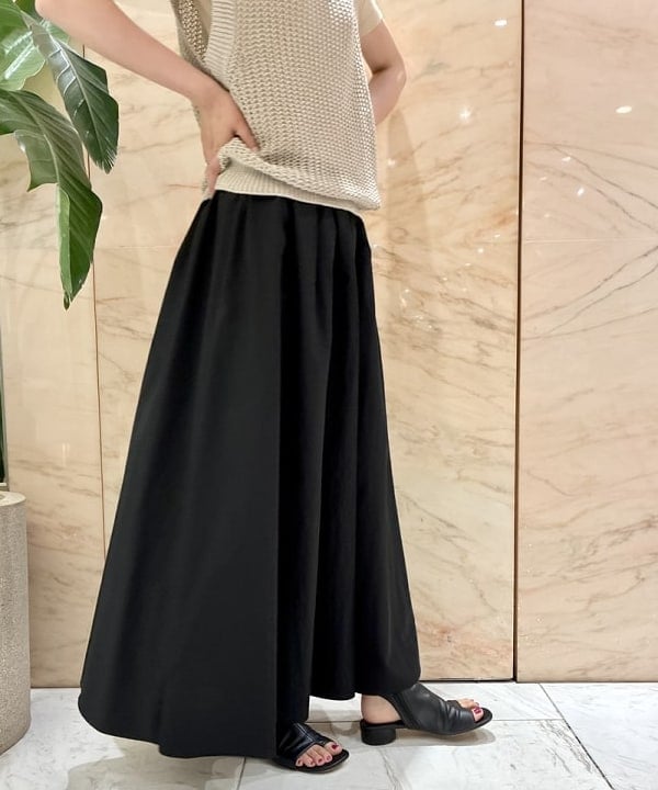 中丸　栞さんの「BEAMS WOMEN｜リネン 畦 ニットベスト」を使ったコーディネート