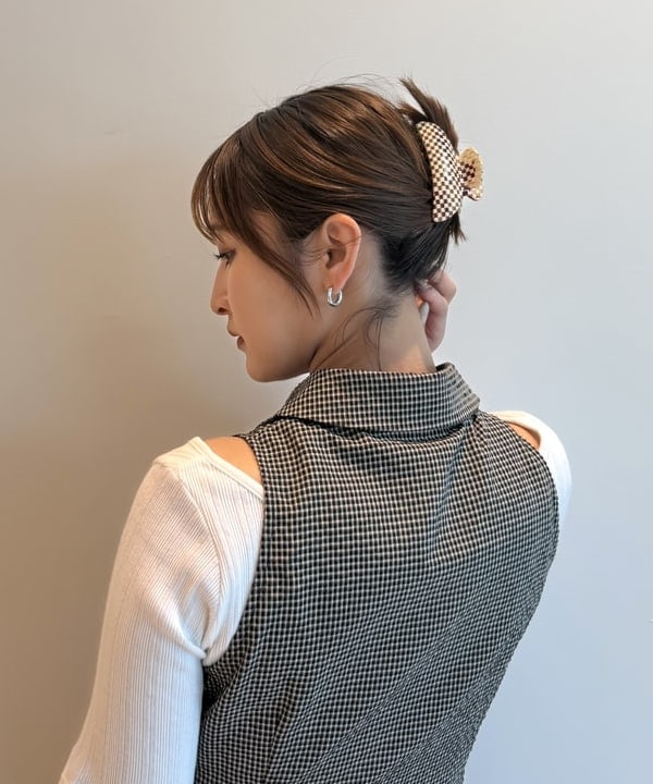 松本 佳菜子さんの「BEAMS WOMEN｜2タック カーブ バレル チノパンツ」を使ったコーディネート