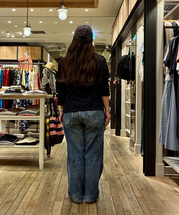 サイトウ　トモミさんの「BEAMS WOMEN｜【別注】Lee &times; maturely / ヴィンテージ ペインター パンツ」を使ったコーディネート