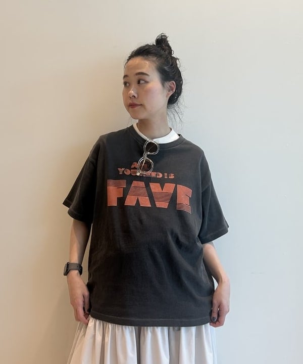 清水 彩乃さんの「BEAMS WOMEN｜クリアレンズ 26SS［ボストン型・紫外線対策・UVカット・リフトアップ効果］」を使ったコーディネート